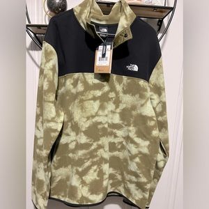 Mens The North Face pullover size xl NWT.